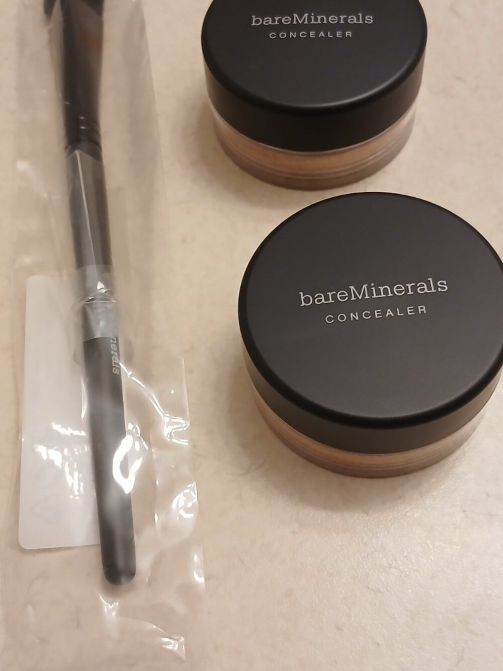 bareMinerals Bisque Concealer Duo w/Angled Perfector Brush